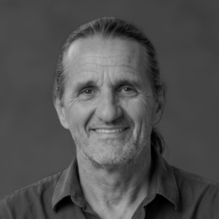 Portrait of Steve Thomas